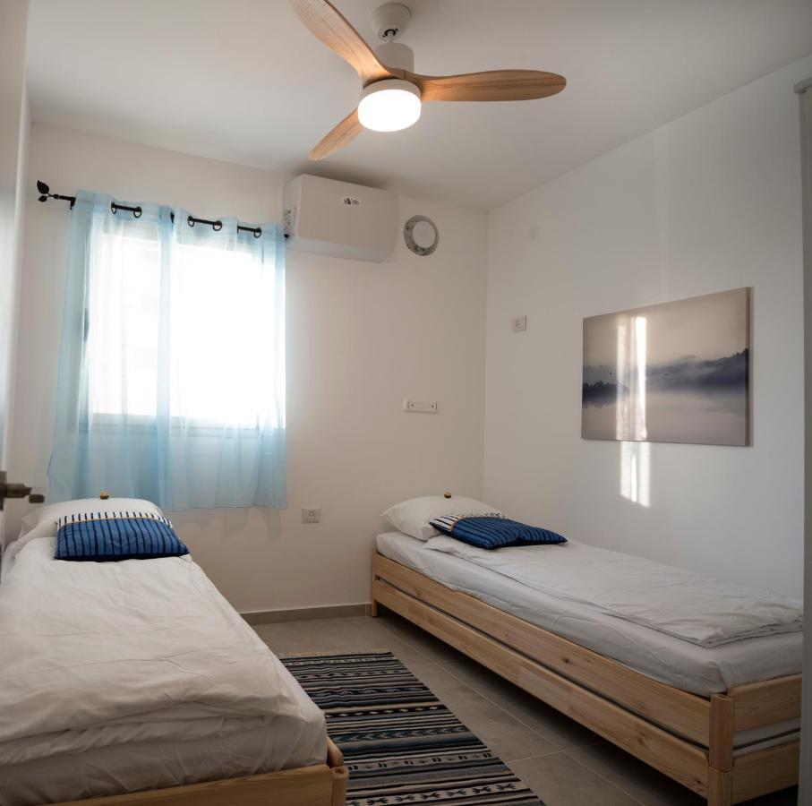 Argaman Beach Apartment Acre Exterior foto